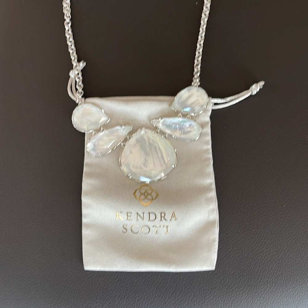 NWOT Kendra Scott Kenzie Statement Necklace Silver Ivory Mother of Pearl - Picture 7 of 7